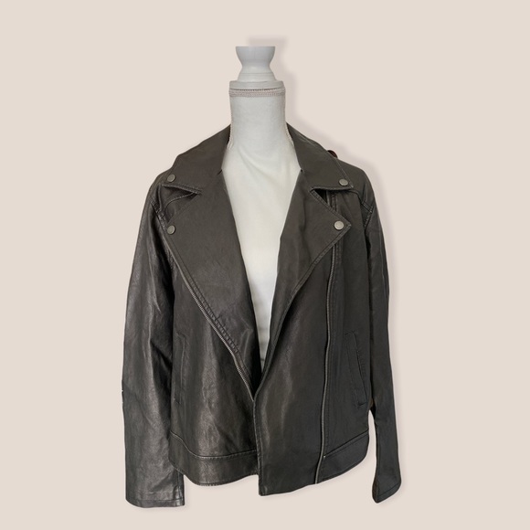 Universal Thread Jackets & Blazers - Universal Thread Faux Leather Jacket